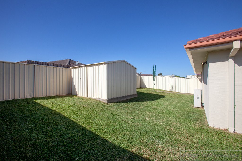 9 Golden Wattle Crescent THORNTON 11