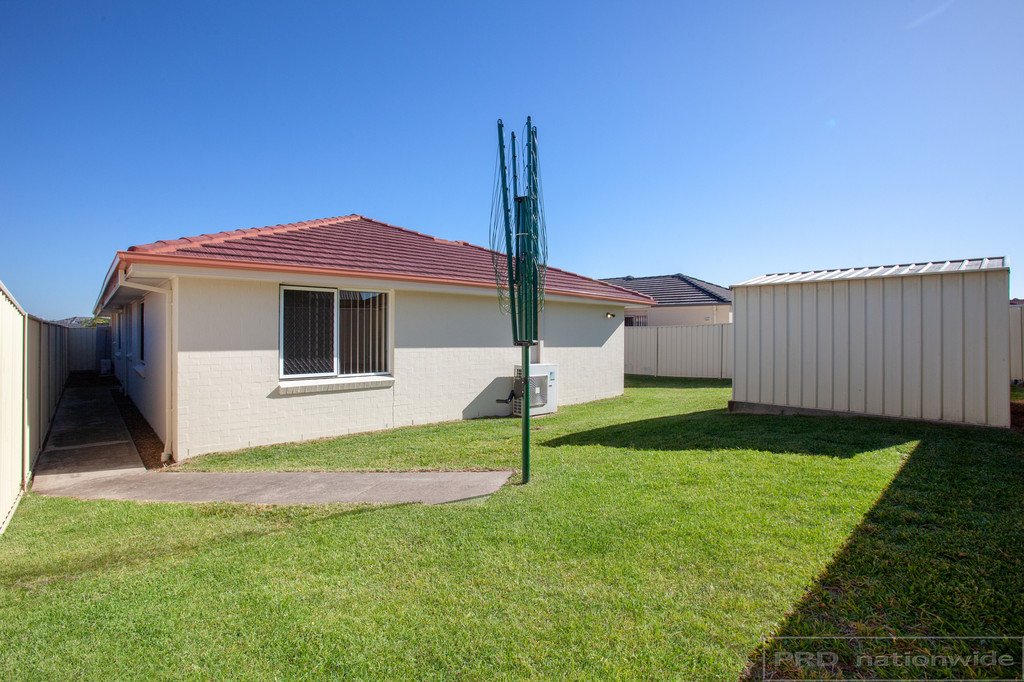9 Golden Wattle Crescent THORNTON 12