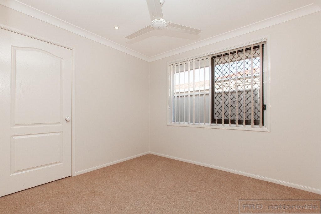 9 Golden Wattle Crescent THORNTON 15