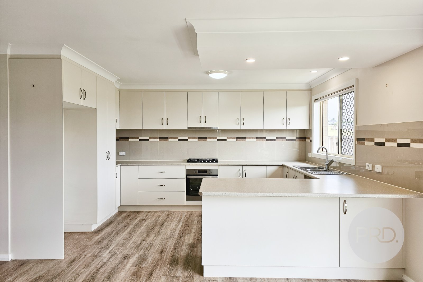 9 Goldstein Crescent LLOYD 2