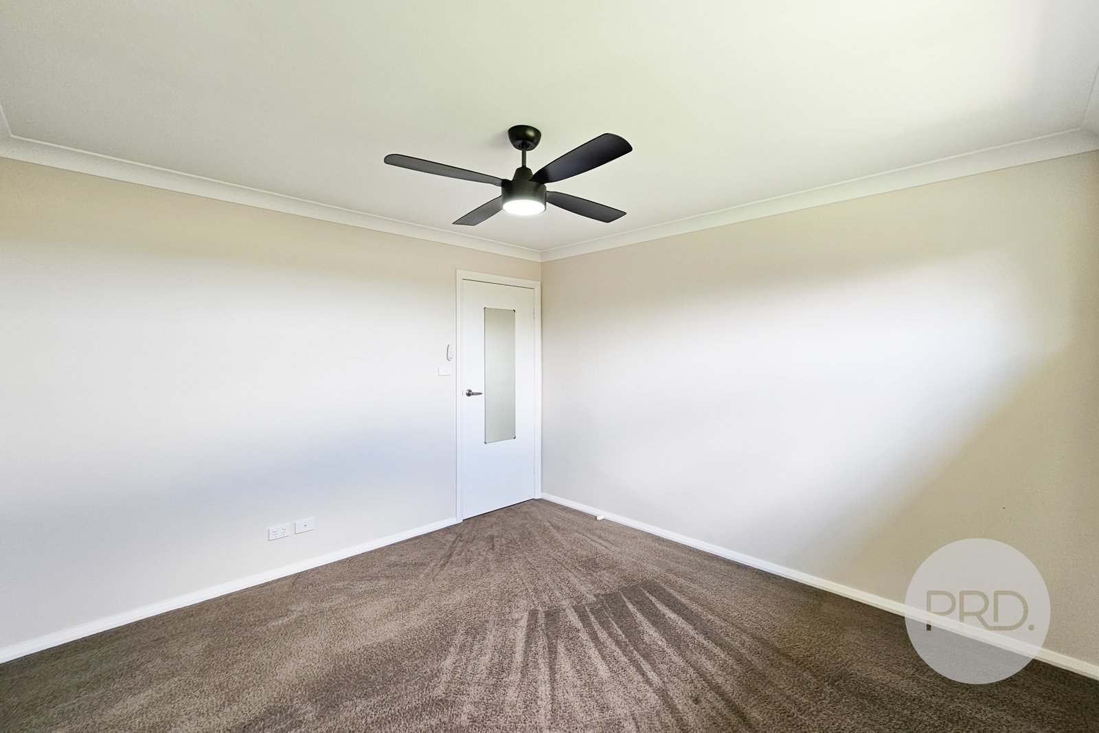 9 Goldstein Crescent LLOYD 3