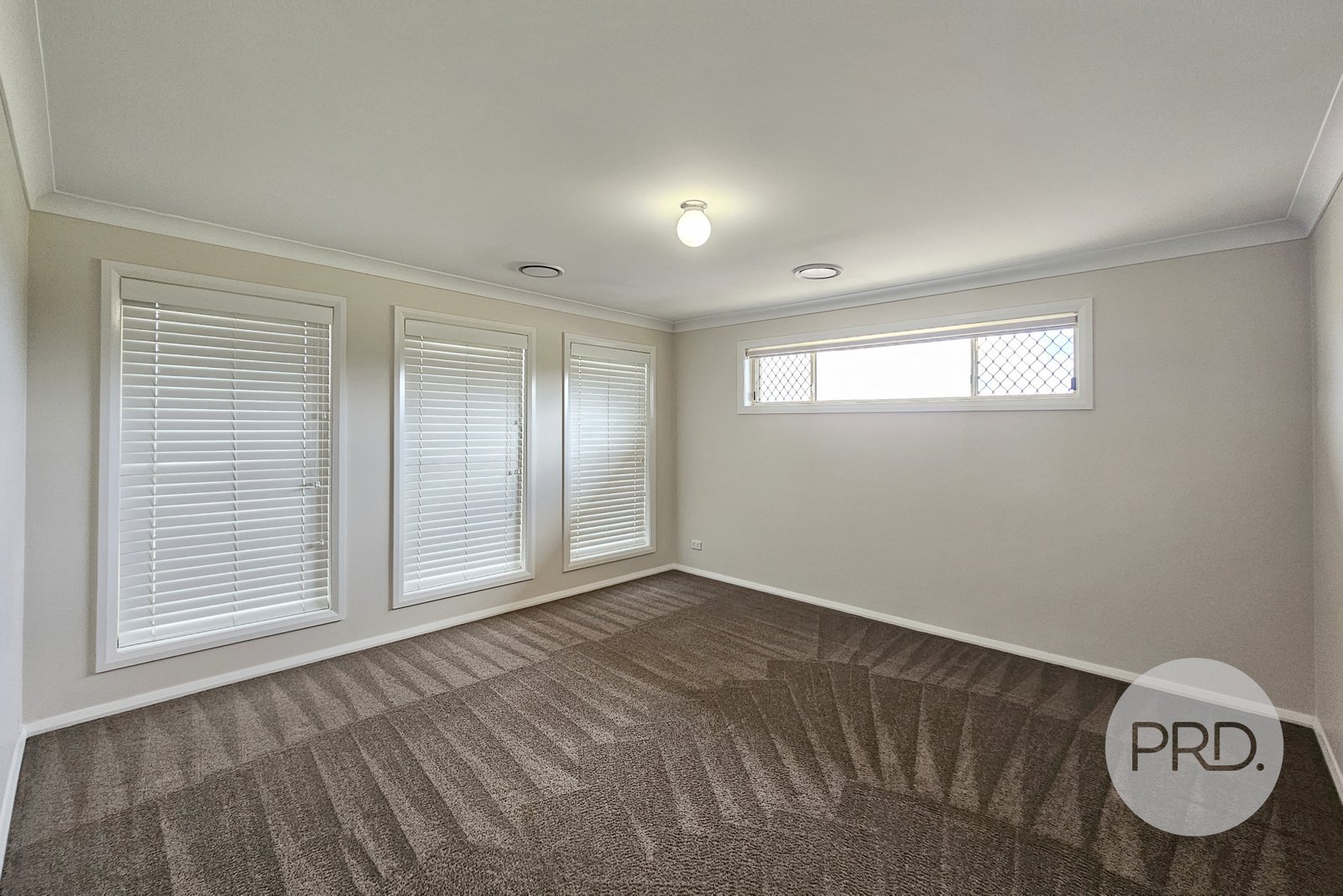 9 Goldstein Crescent LLOYD 5