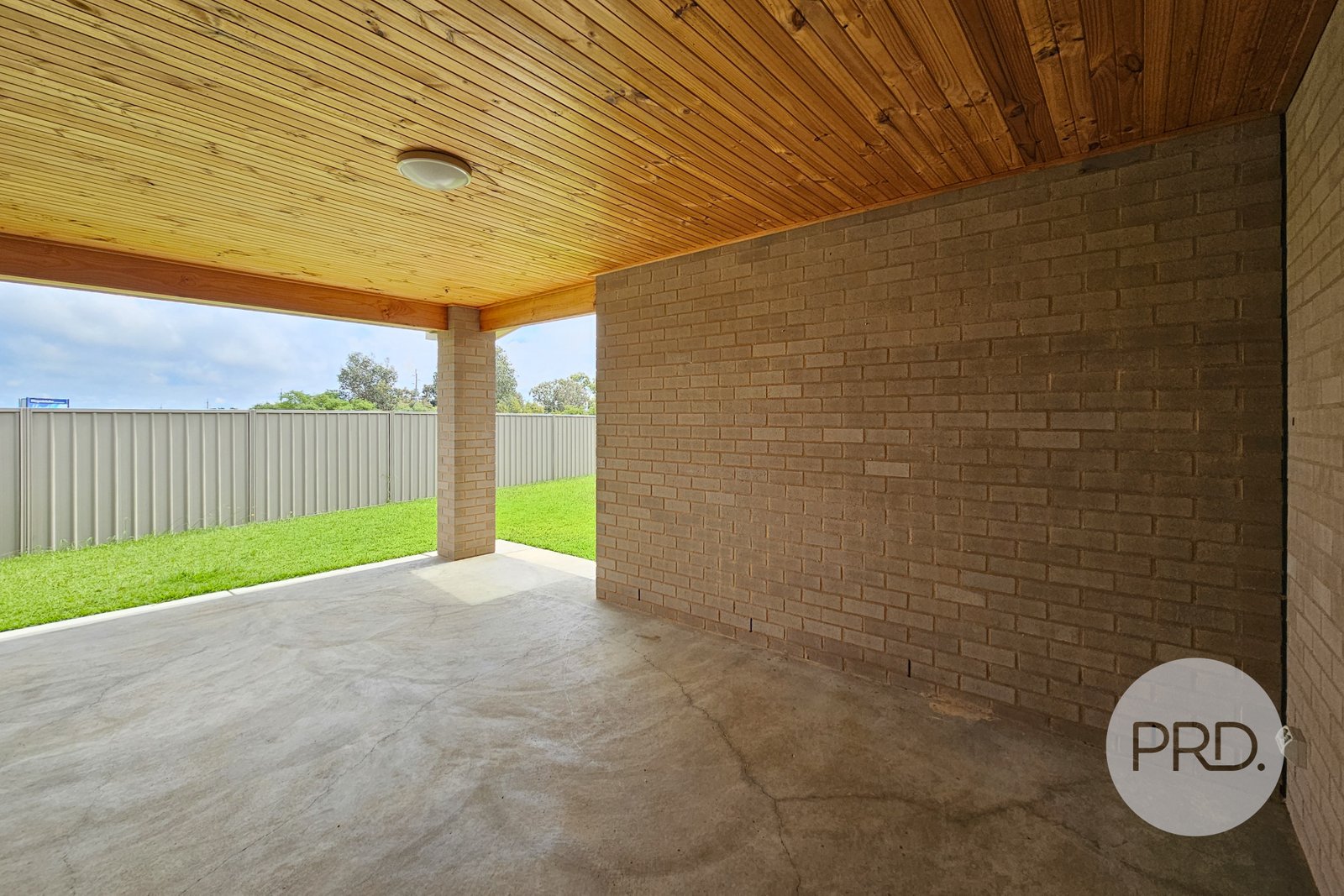 9 Goldstein Crescent LLOYD 8