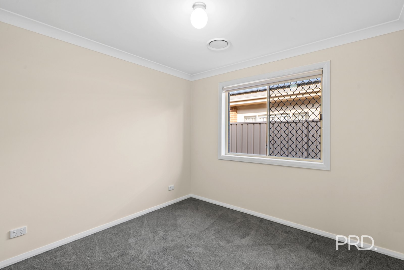 9 Goldstein Crescent LLOYD 12