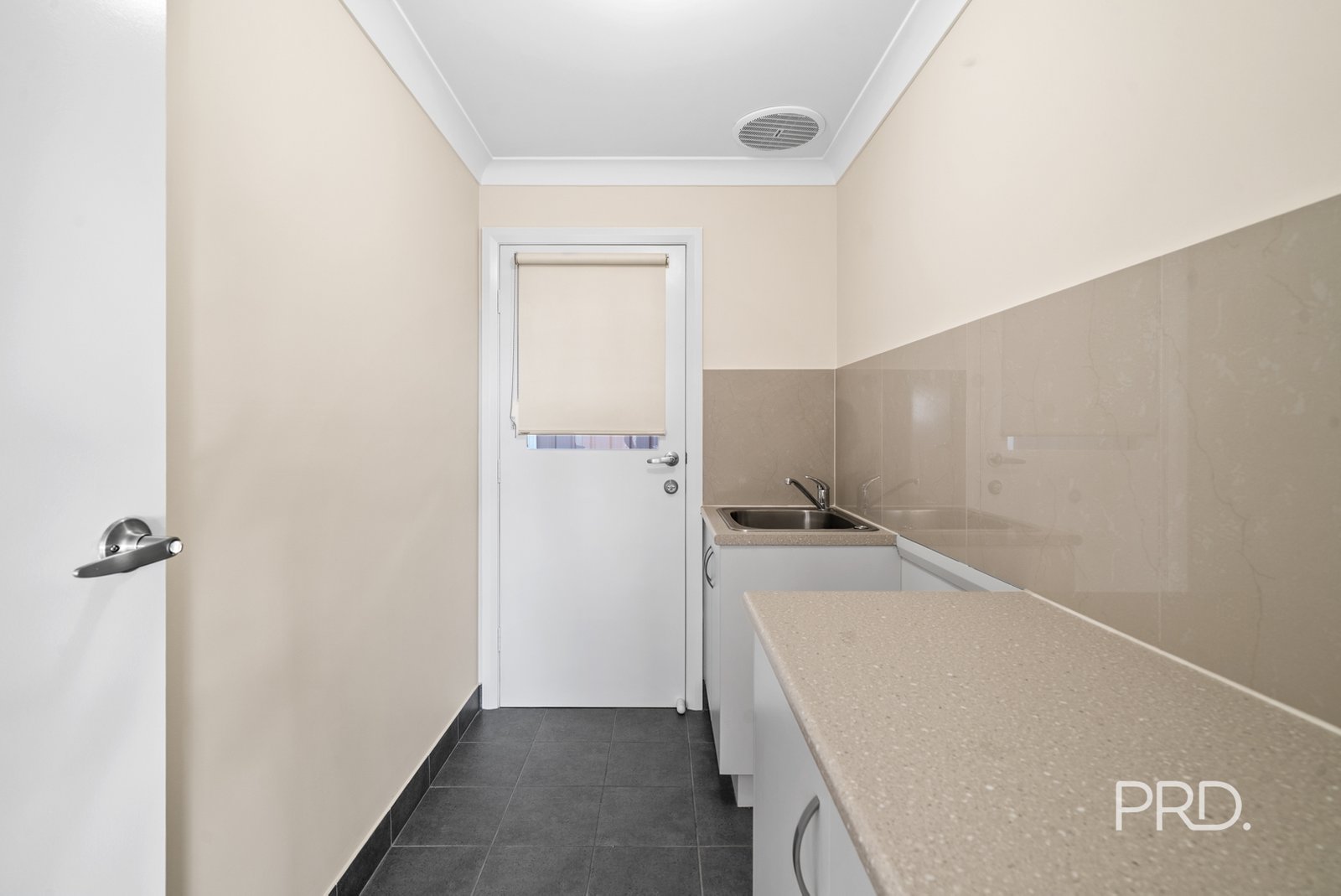 9 Goldstein Crescent LLOYD 15