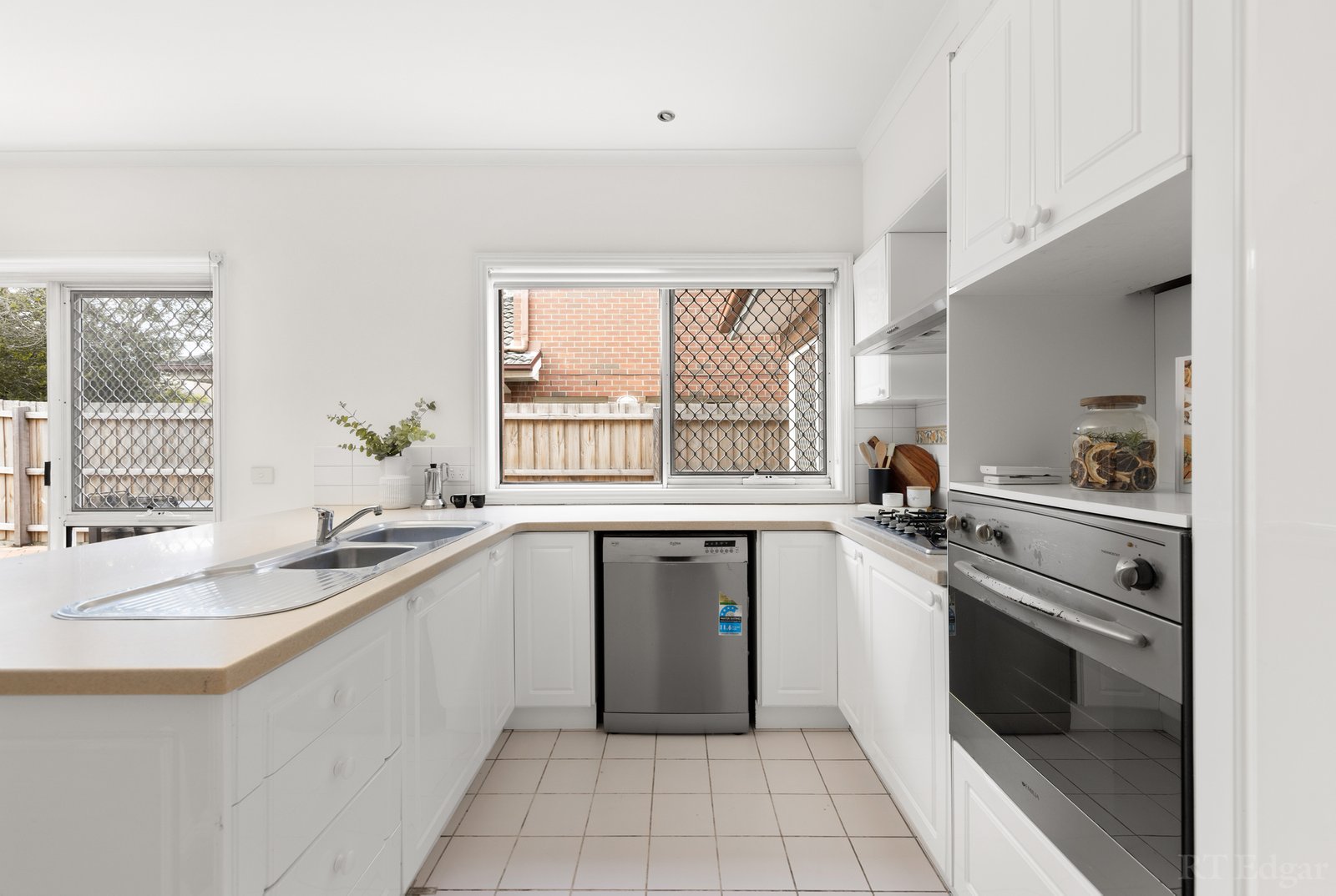 Real Estate and Property in 9 Grace Court, Kew, VIC