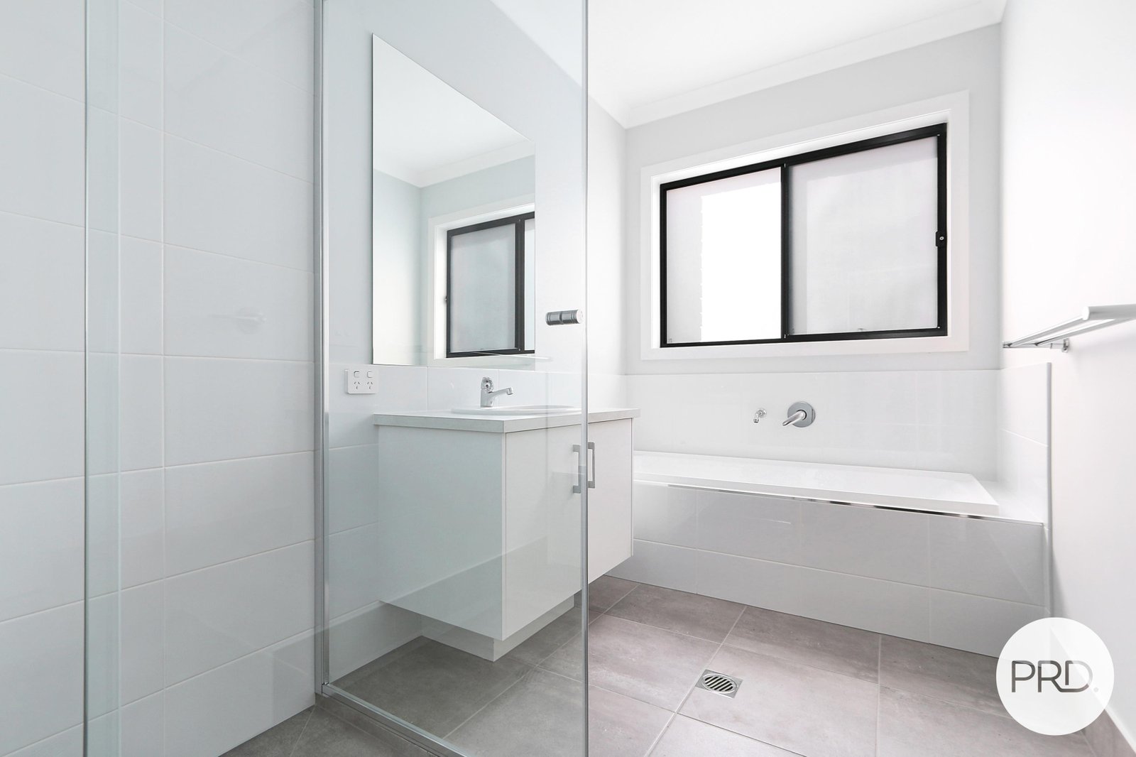 9 Grammar Drive LAVINGTON 8