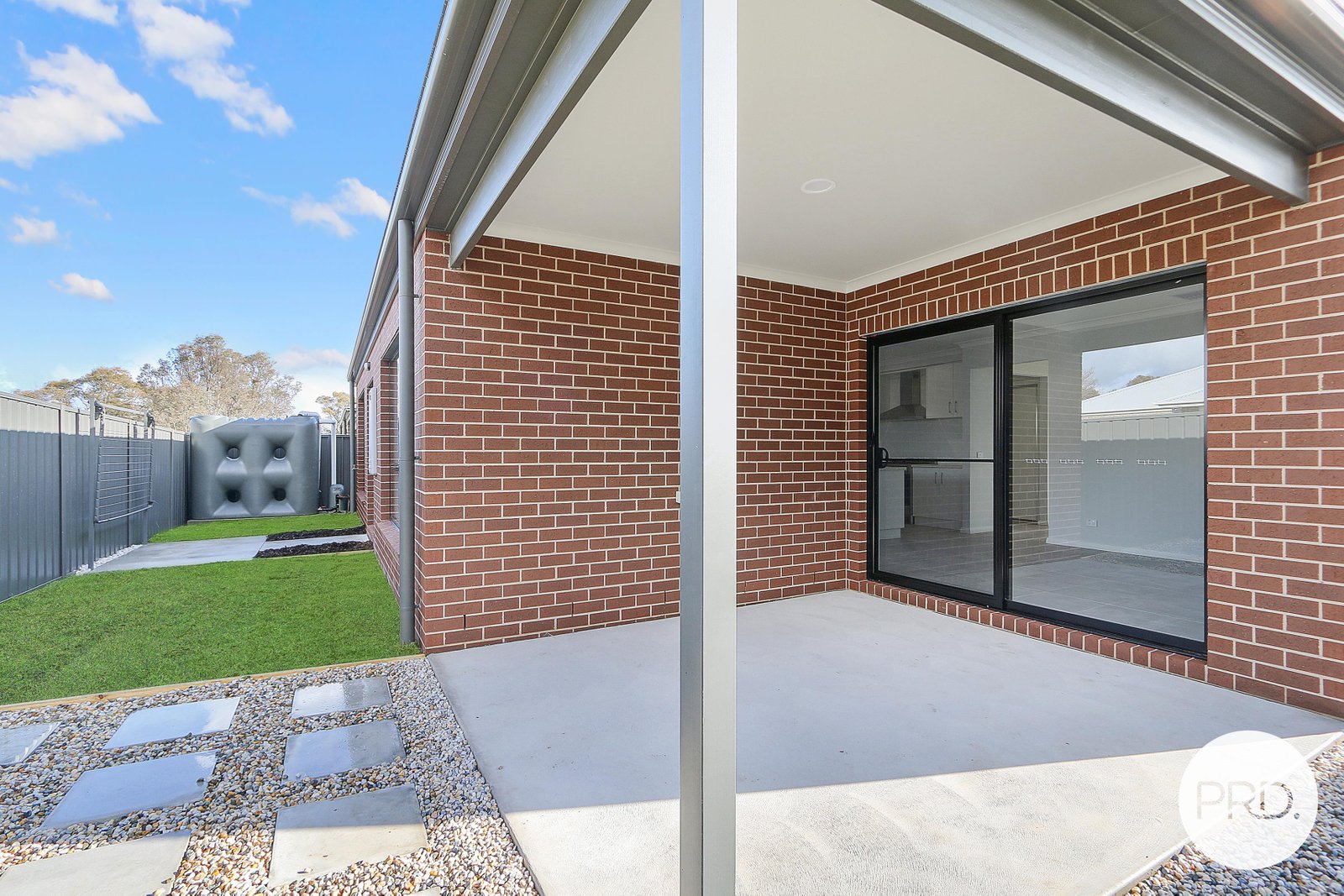 9 Grammar Drive LAVINGTON 9