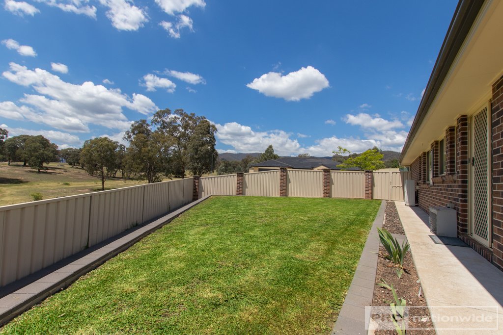 9 Green Street TUMUT 14