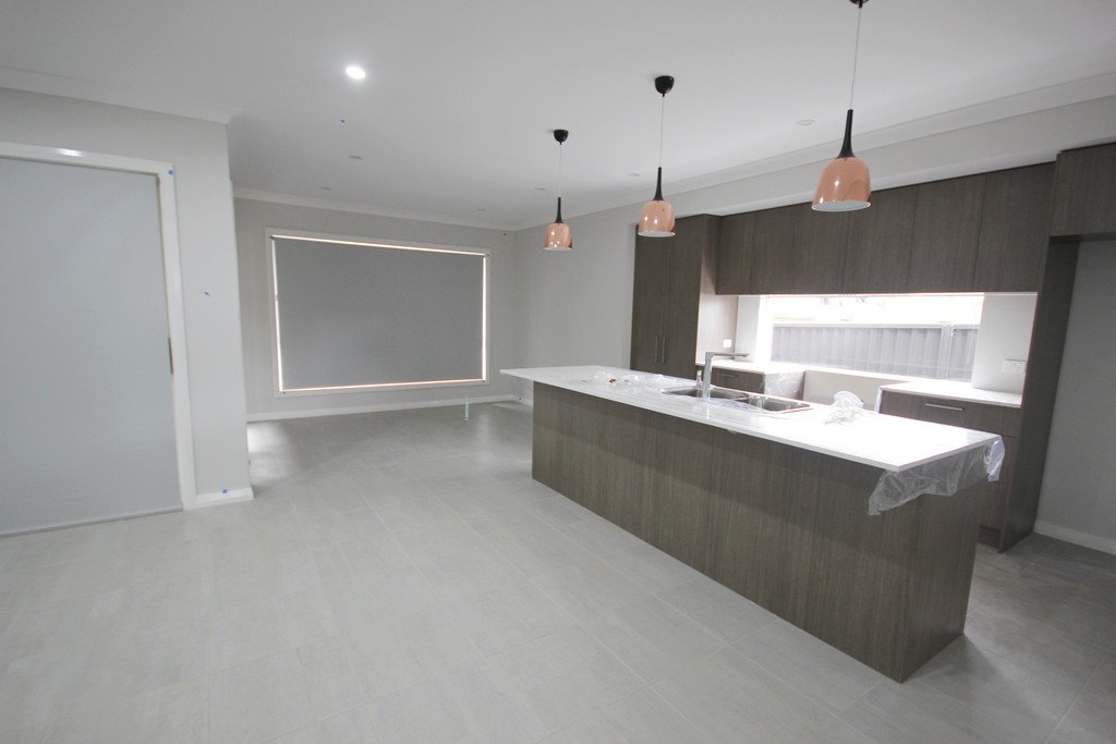 9 Greenhouse Street AUSTRAL 2