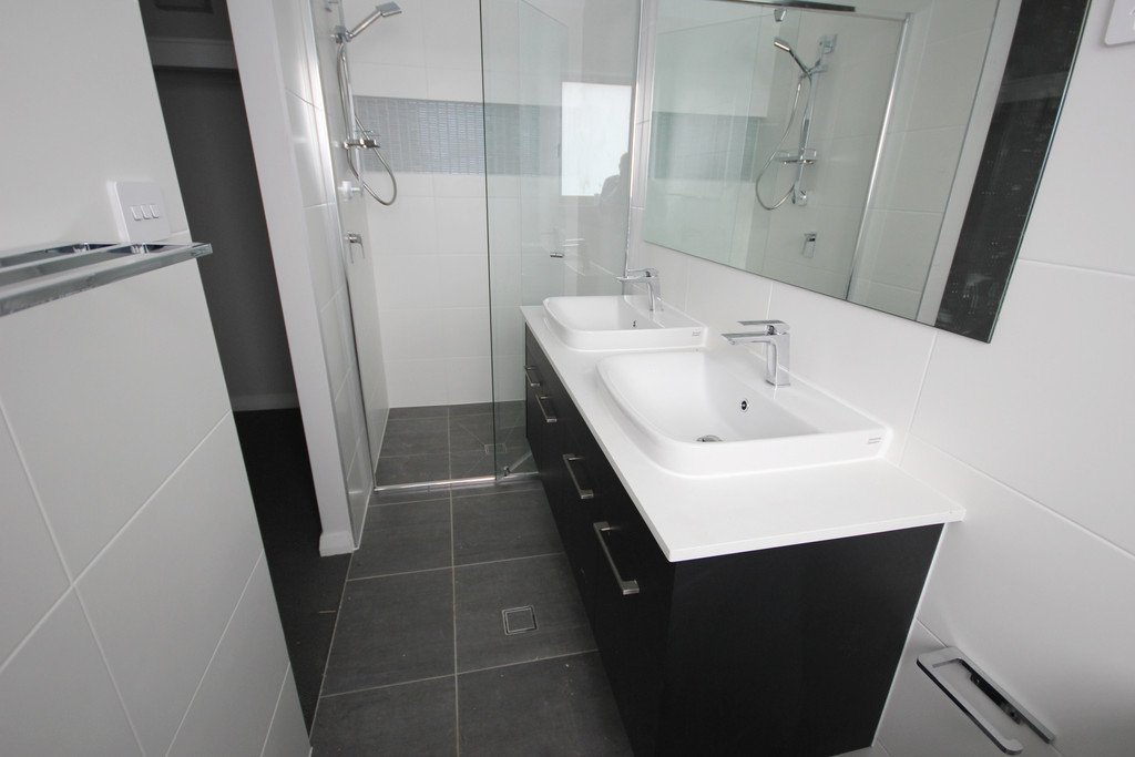 9 Greenhouse Street AUSTRAL 6