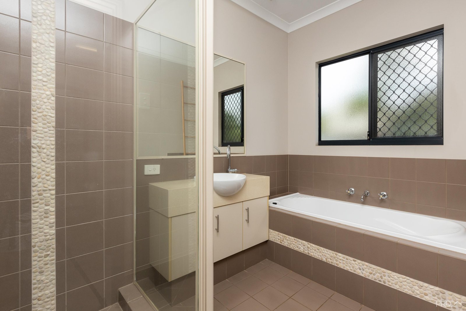 9 Greenshank Drive DJUGUN 6