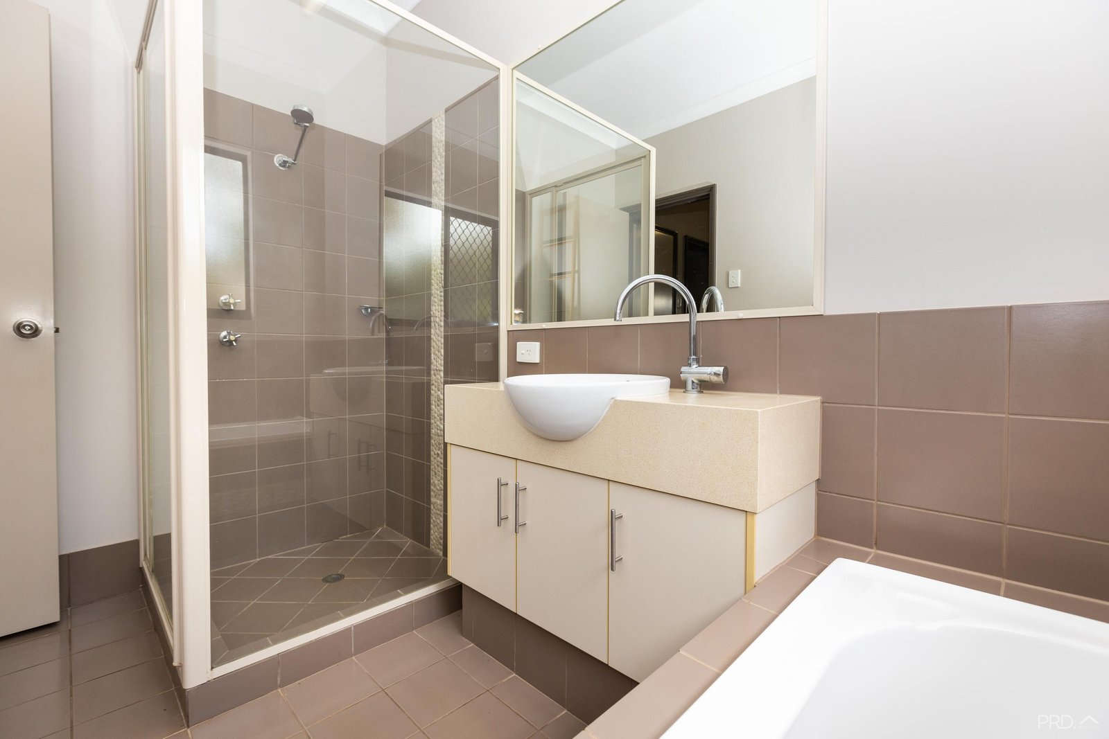 9 Greenshank Drive DJUGUN 30