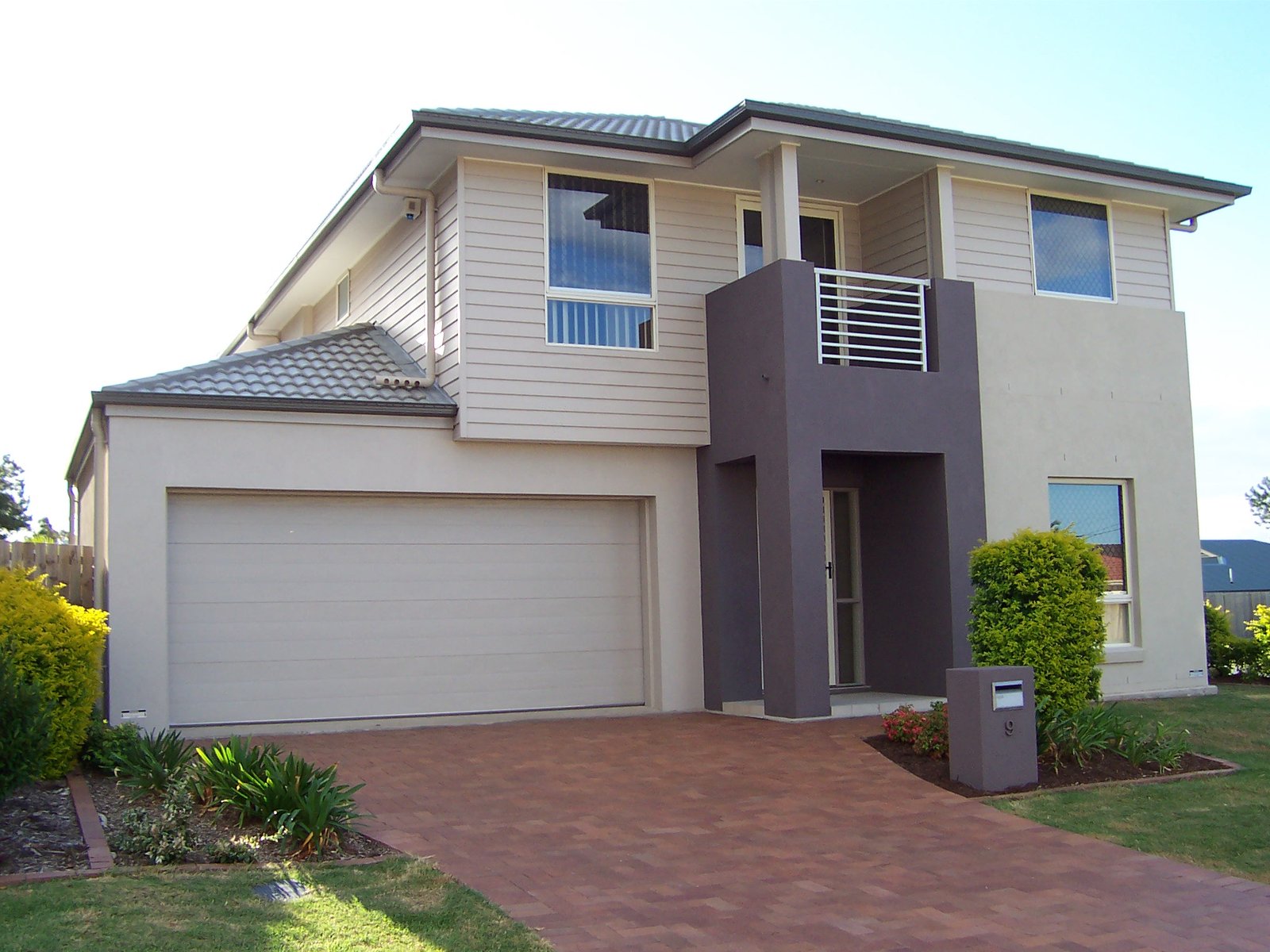 9 Greenwich Drive CARSELDINE 1