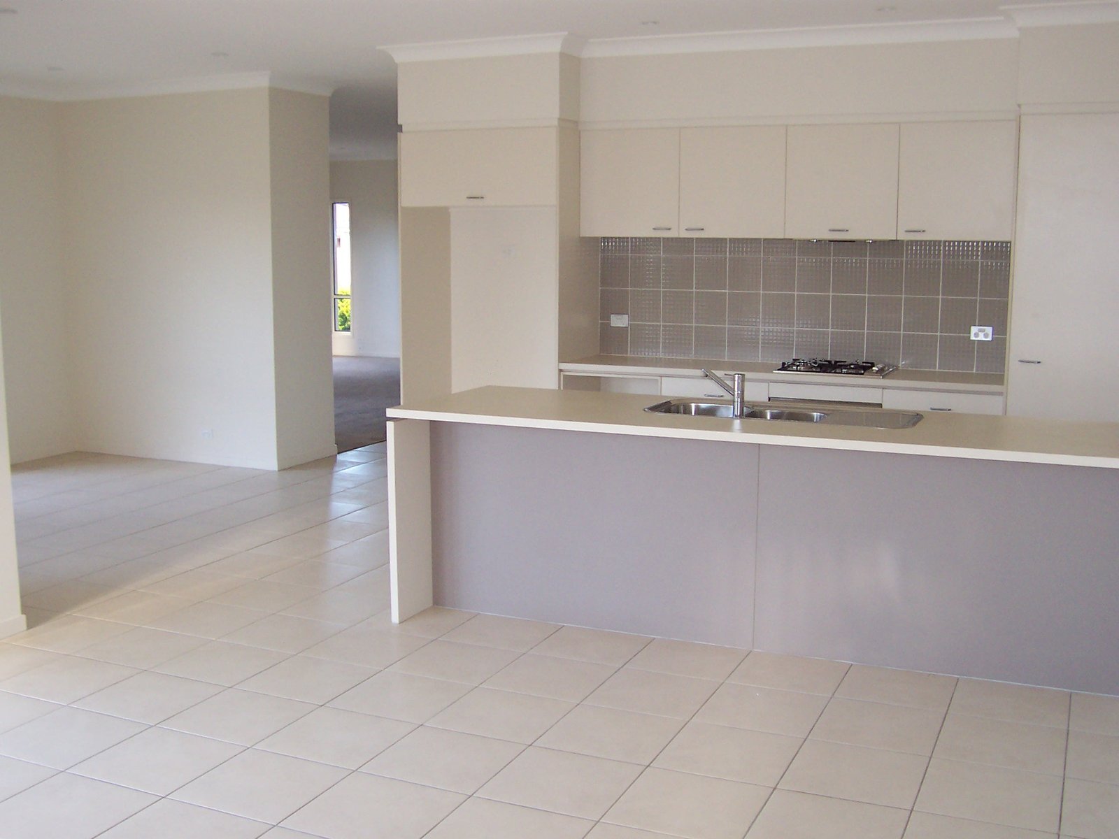9 Greenwich Drive CARSELDINE 2