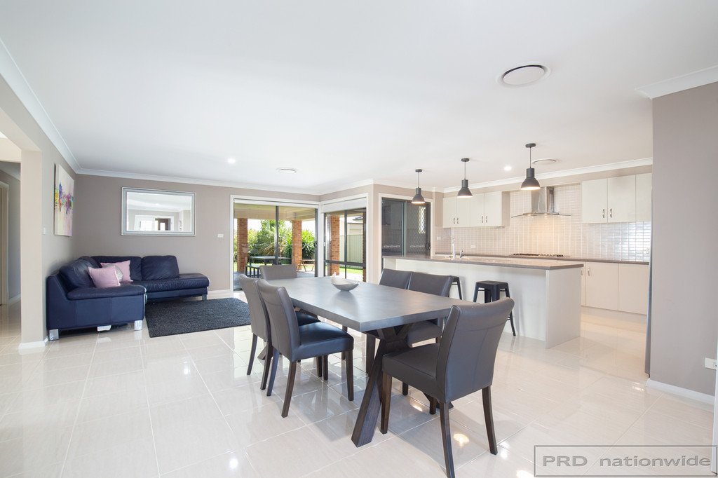 9 Greenwood Grove RUTHERFORD 3
