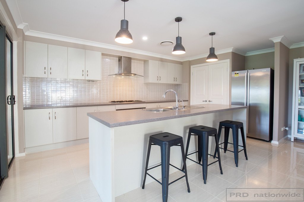 9 Greenwood Grove RUTHERFORD 6