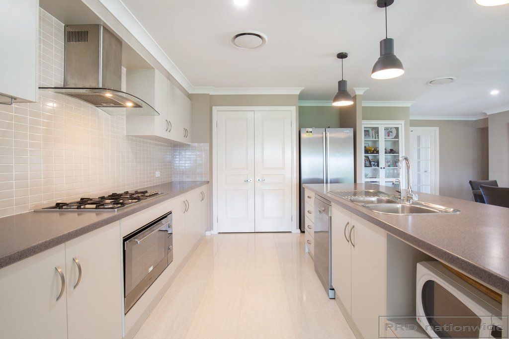 9 Greenwood Grove RUTHERFORD 7