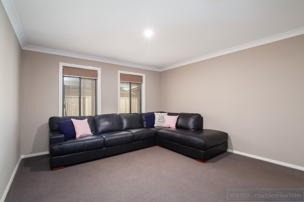 9 Greenwood Grove RUTHERFORD 8