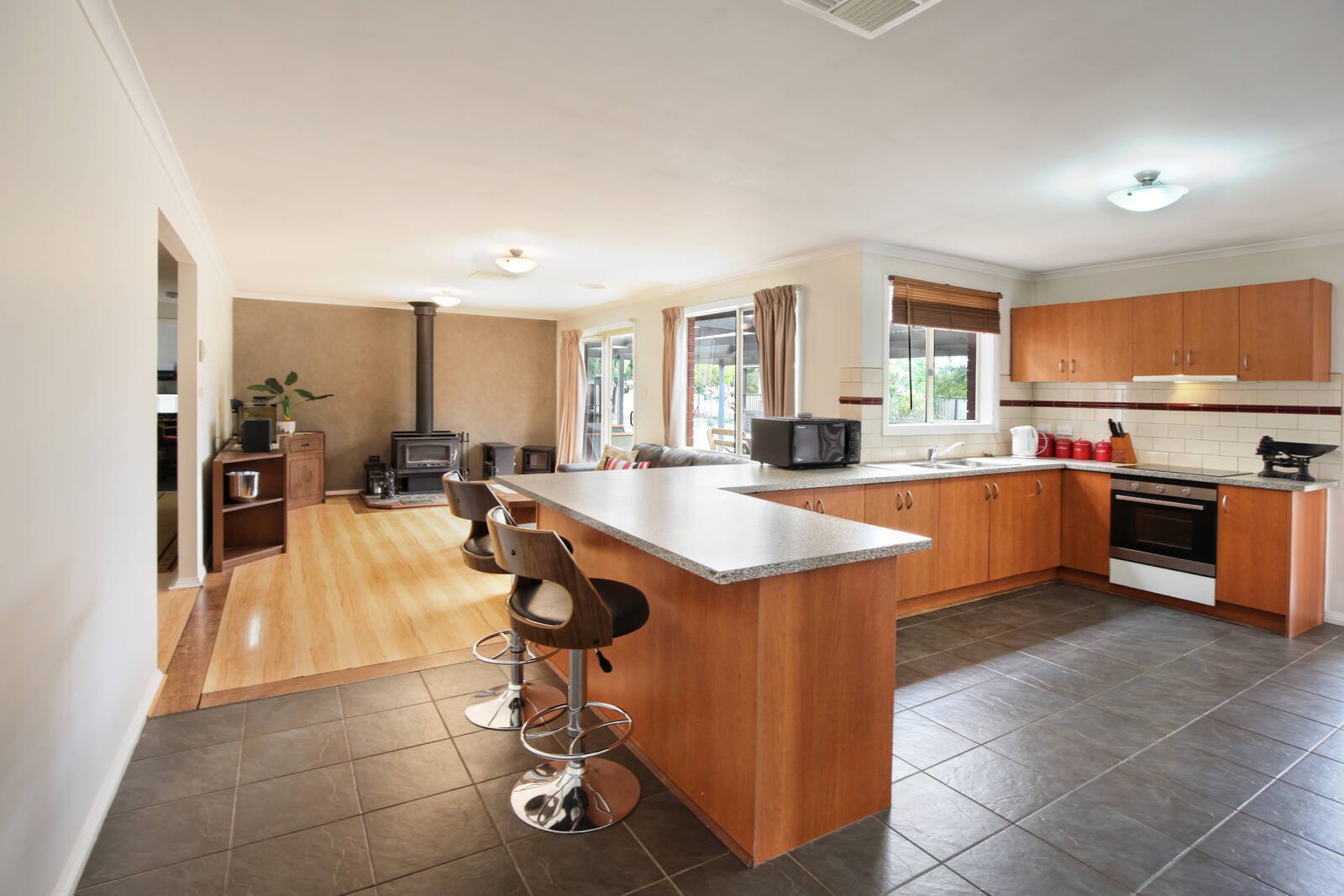 Real Estate and Property in 9 Gwen Place, Lancefield, VIC