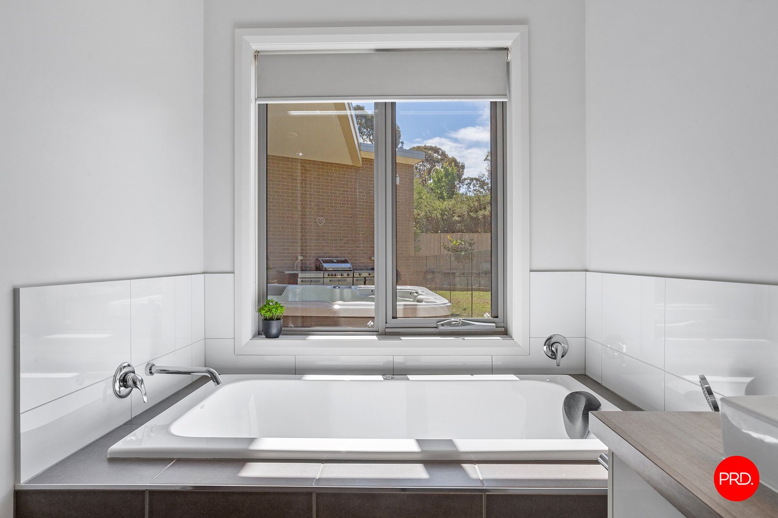 9 Hanover Place STRATHFIELDSAYE 18