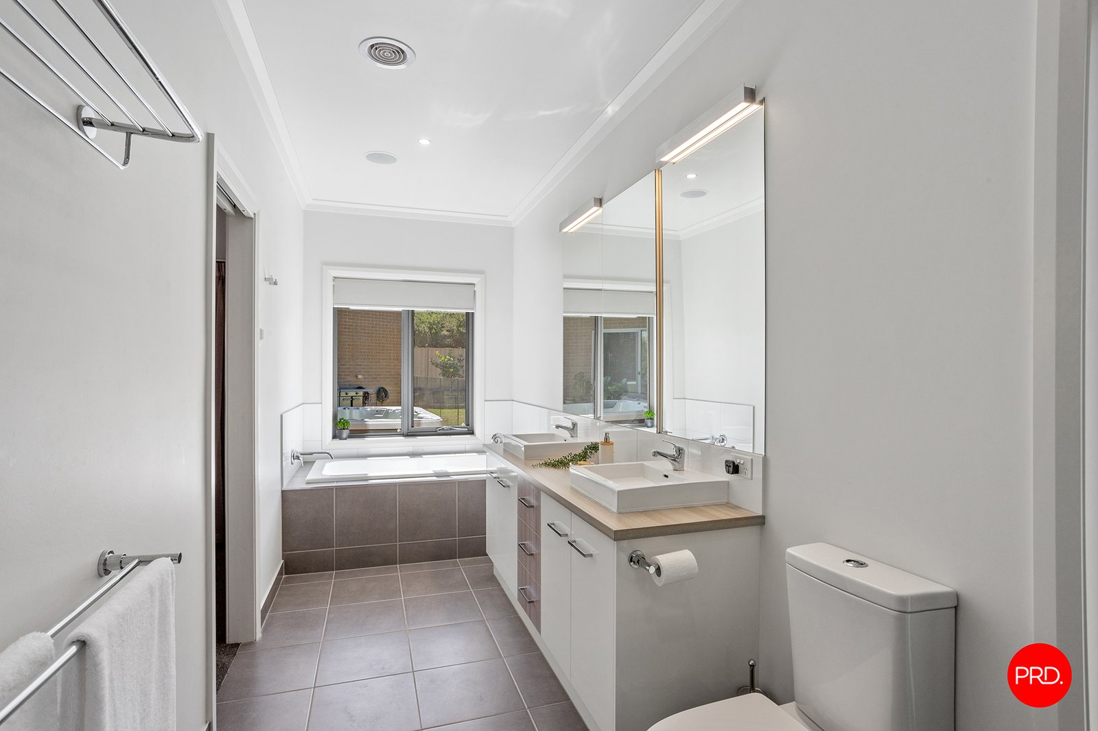 9 Hanover Place STRATHFIELDSAYE 19