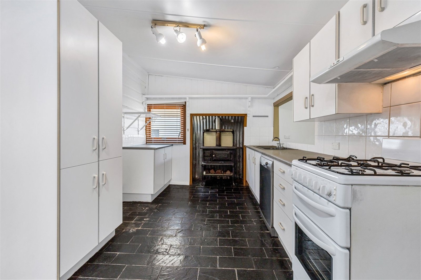 9 Henchman St  NUNDAH 10