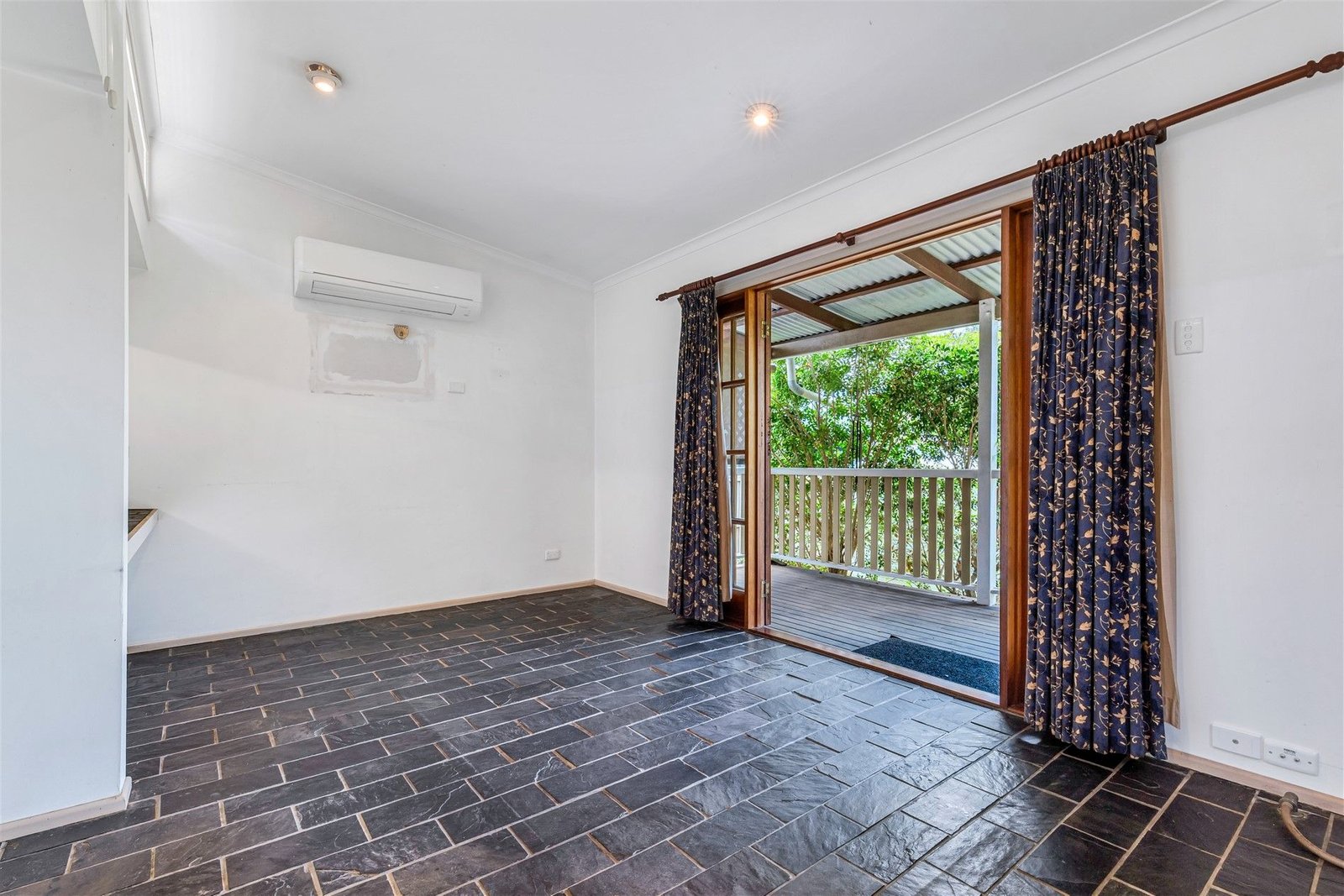 9 Henchman St  NUNDAH 12