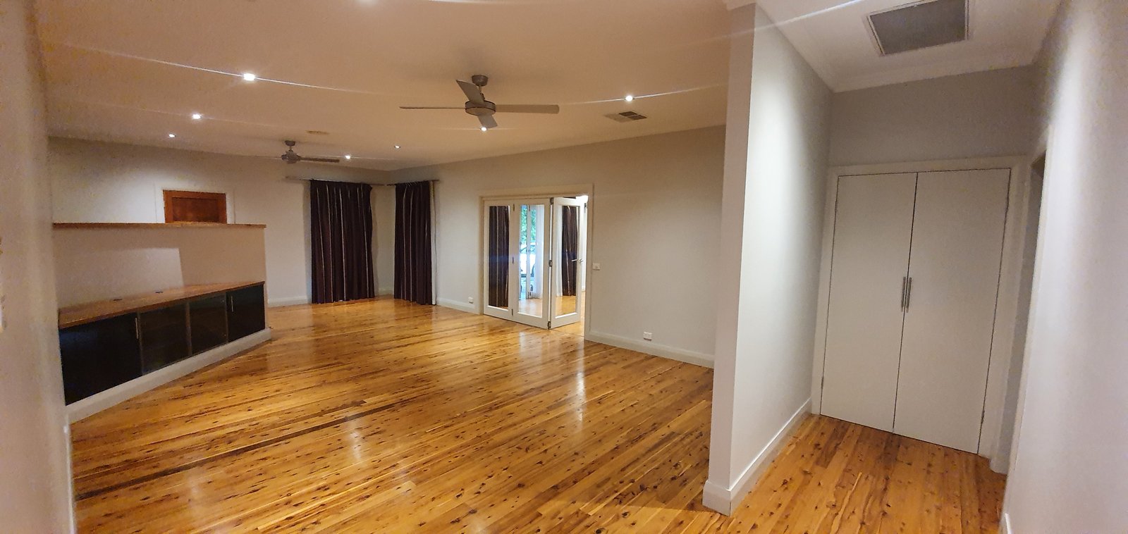 9 Herbert St  TUMUT 4