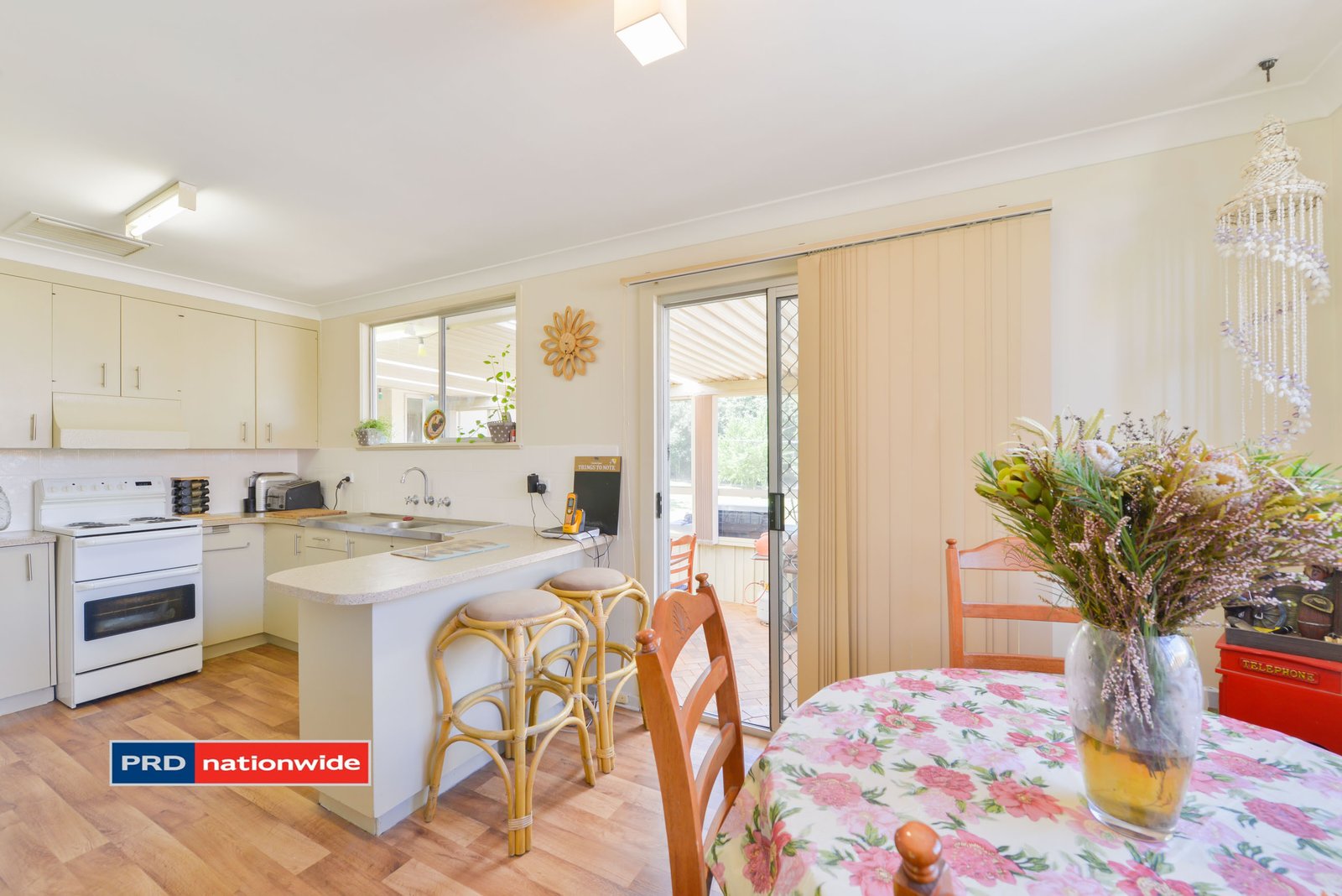 9 Higgins Lane TAMWORTH 5