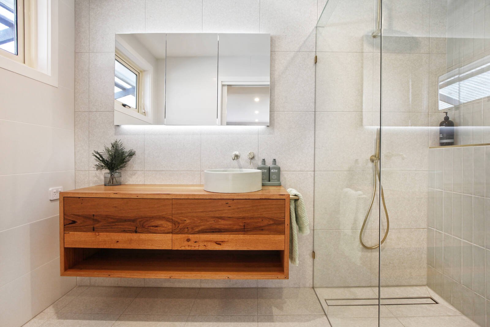 Real Estate and Property in 9 High Street, Woodend, VIC