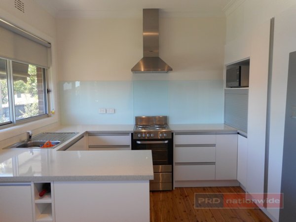 9 Highland Avenue TUMUT 2