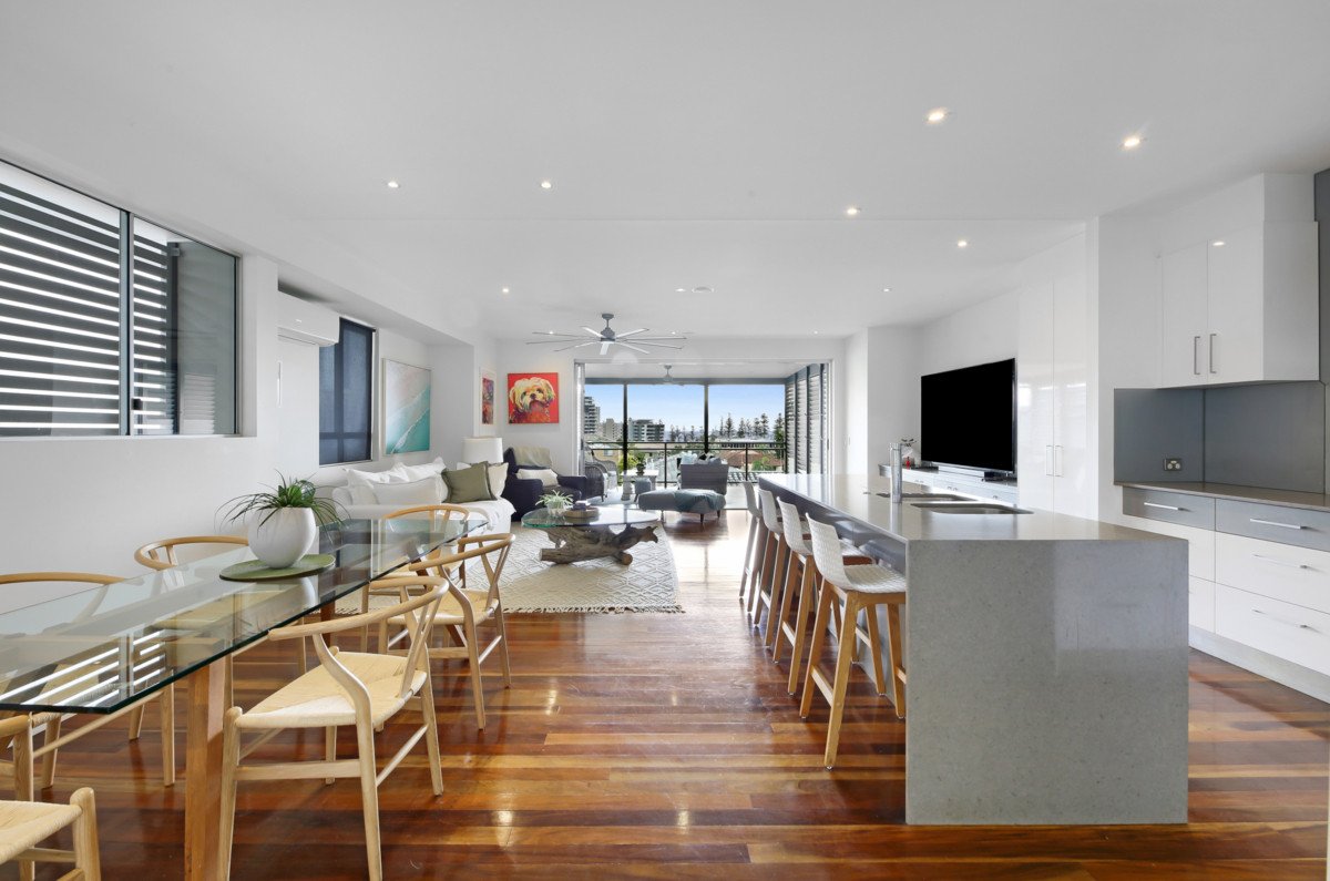 9 Hill Avenue BURLEIGH HEADS 6