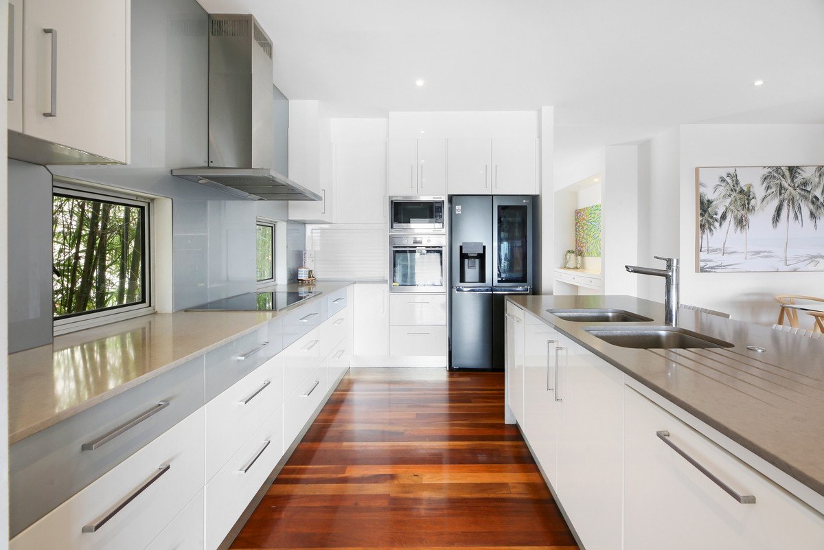 9 Hill Avenue BURLEIGH HEADS 8