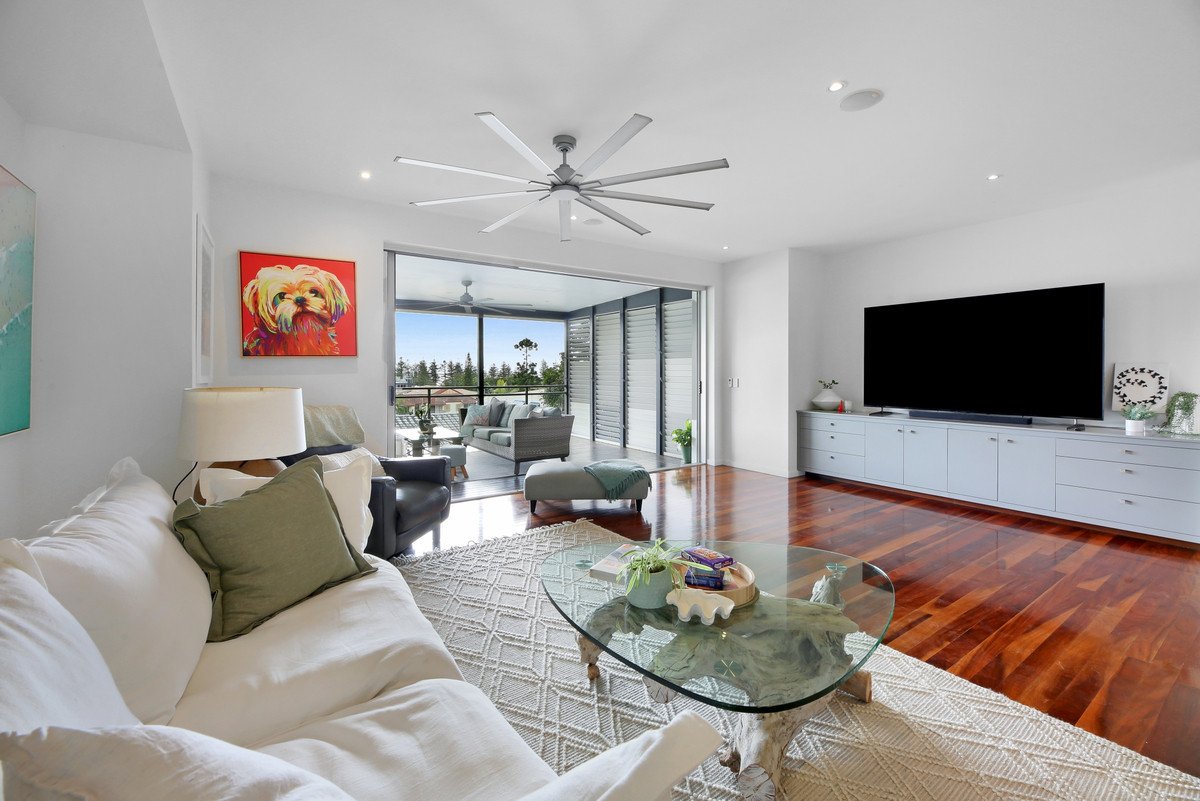 9 Hill Avenue BURLEIGH HEADS 10