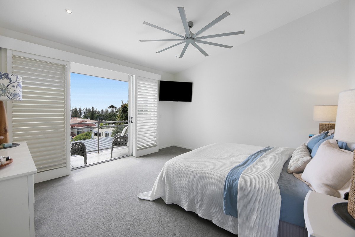 9 Hill Avenue BURLEIGH HEADS 14