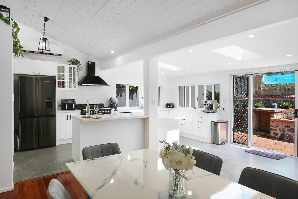 9 Hinterland Drive Mudgeeraba 4