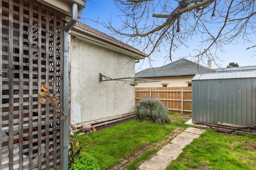 9 Hodgkinson Street KENNINGTON 4