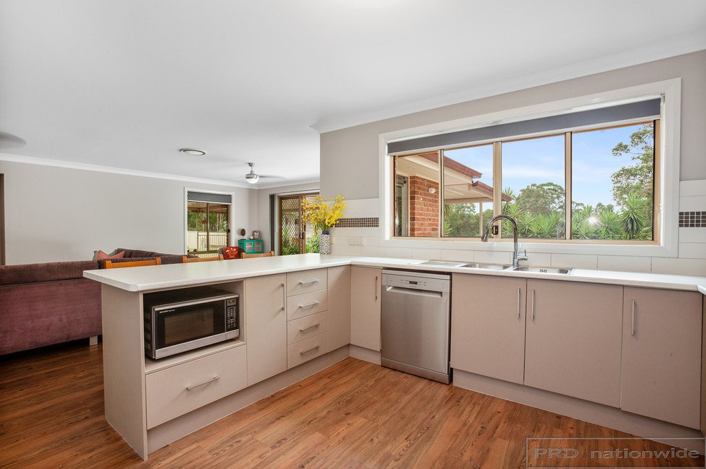9 Honeyeater Place THORNTON 9