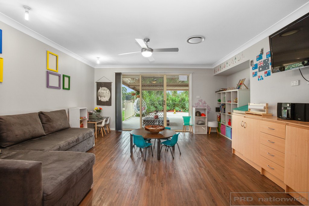 9 Honeyeater Place THORNTON 12