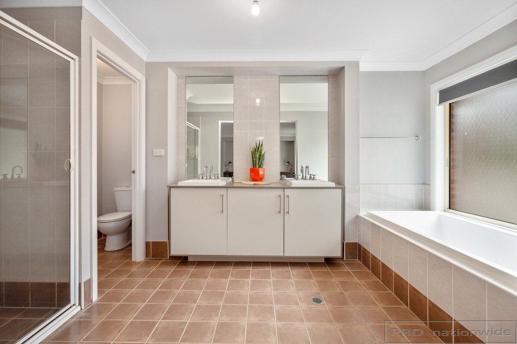 9 Honeyeater Place THORNTON 15