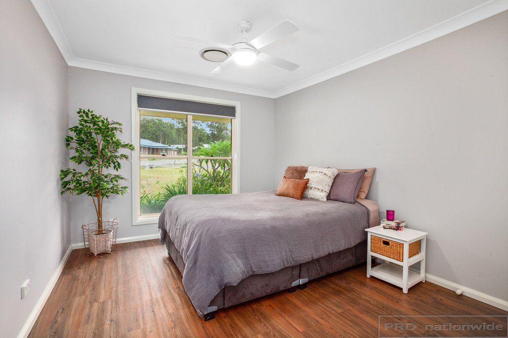 9 Honeyeater Place THORNTON 18