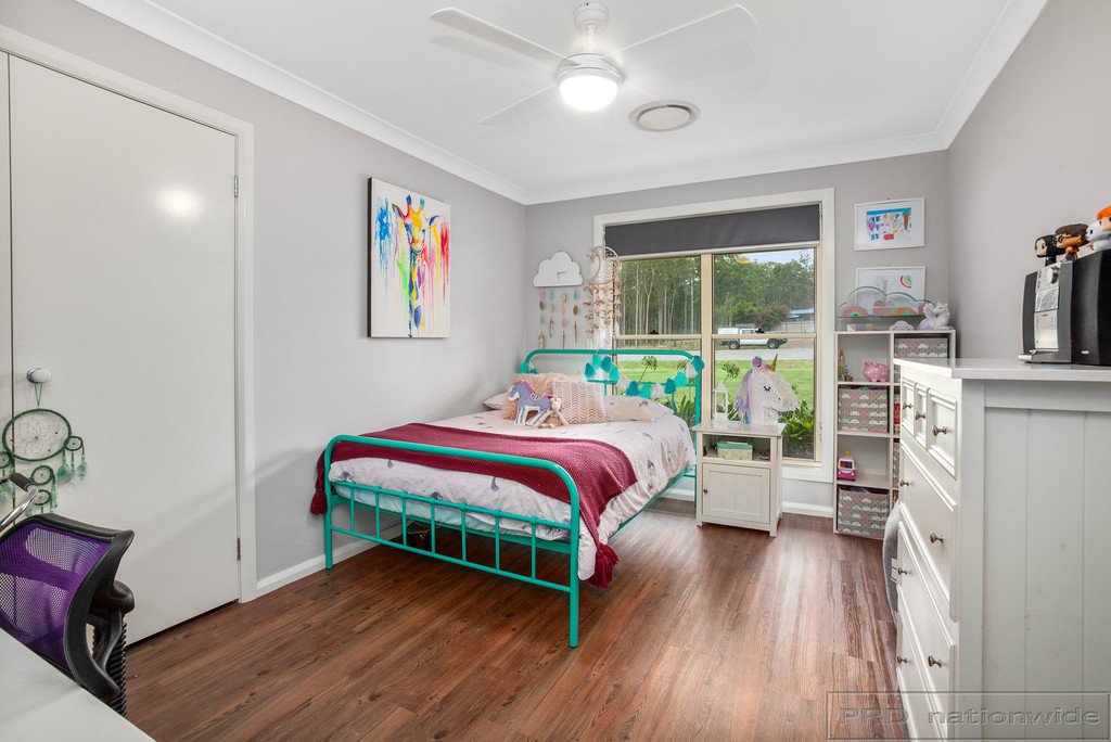 9 Honeyeater Place THORNTON 19