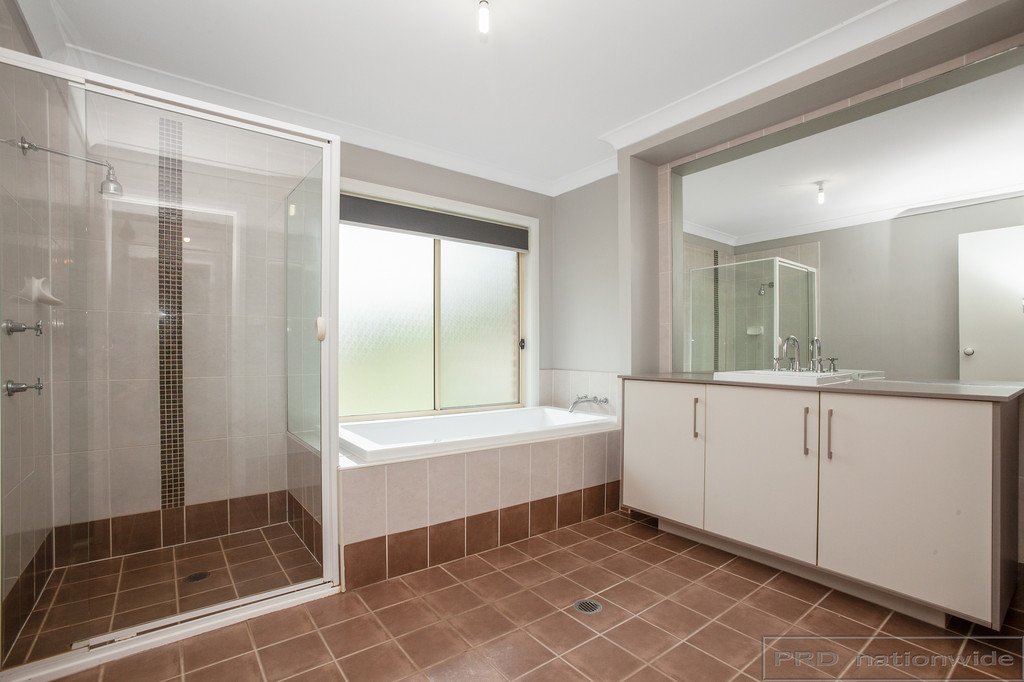 9 Honeyeater Place THORNTON 21