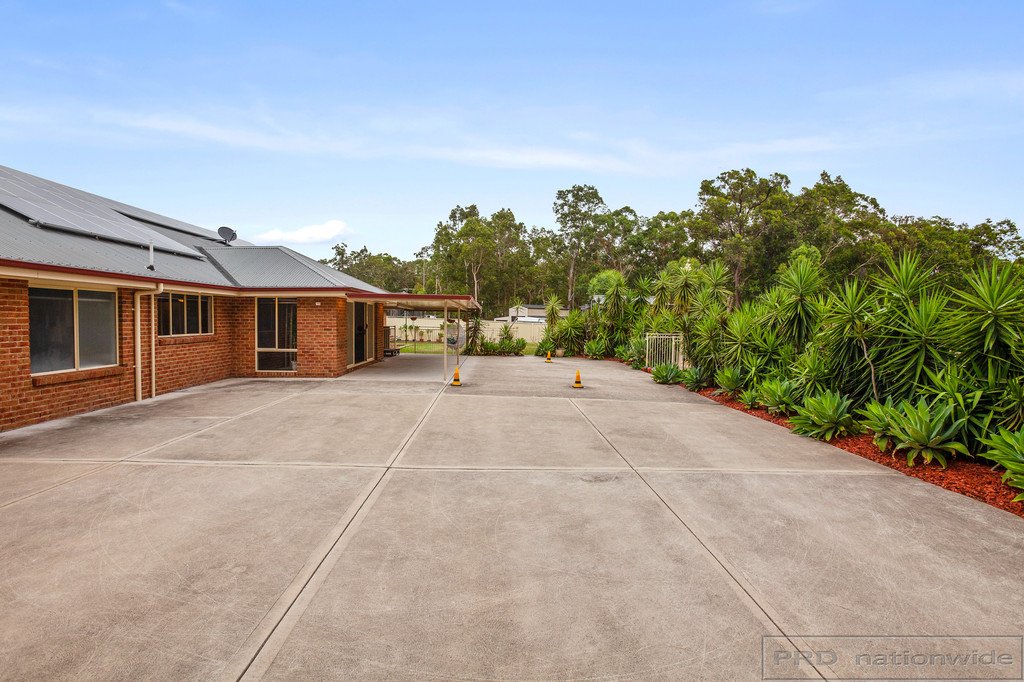 9 Honeyeater Place THORNTON 26