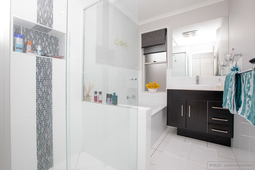 9 Honeysuckle Drive ABERGLASSLYN 16