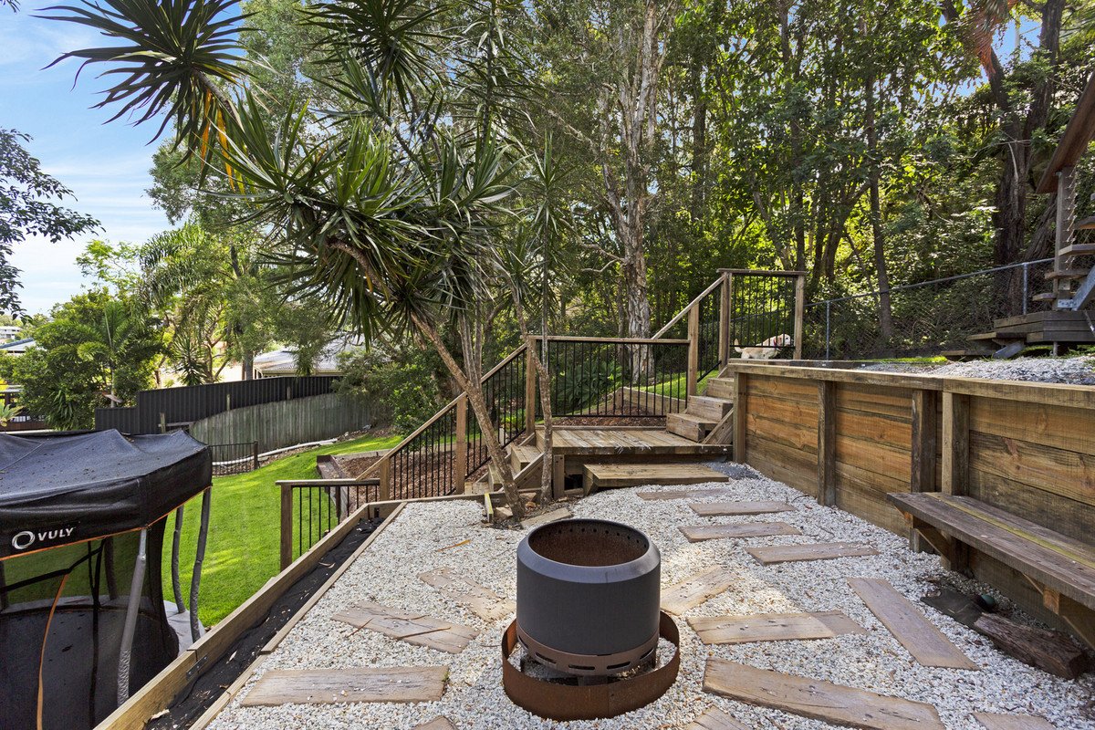 9 Hovea Court Elanora 5