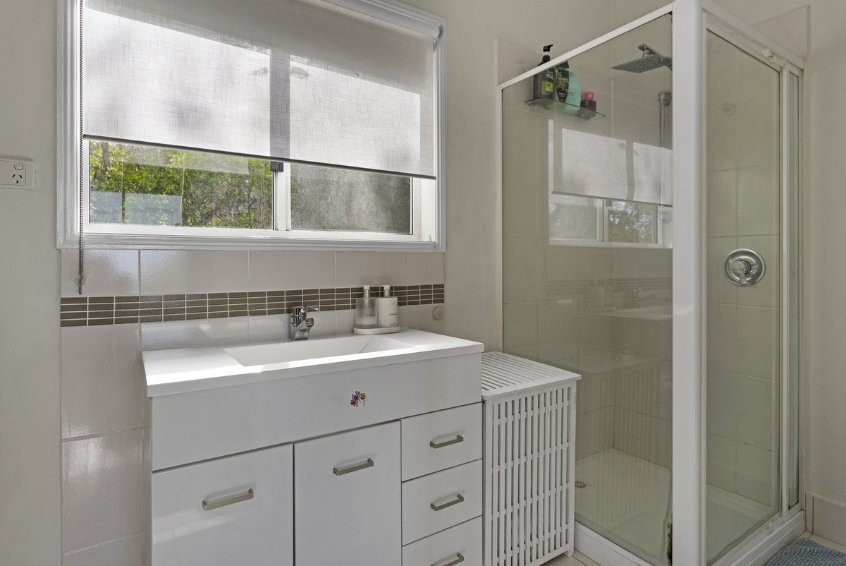 9 Hovea Court Elanora 16