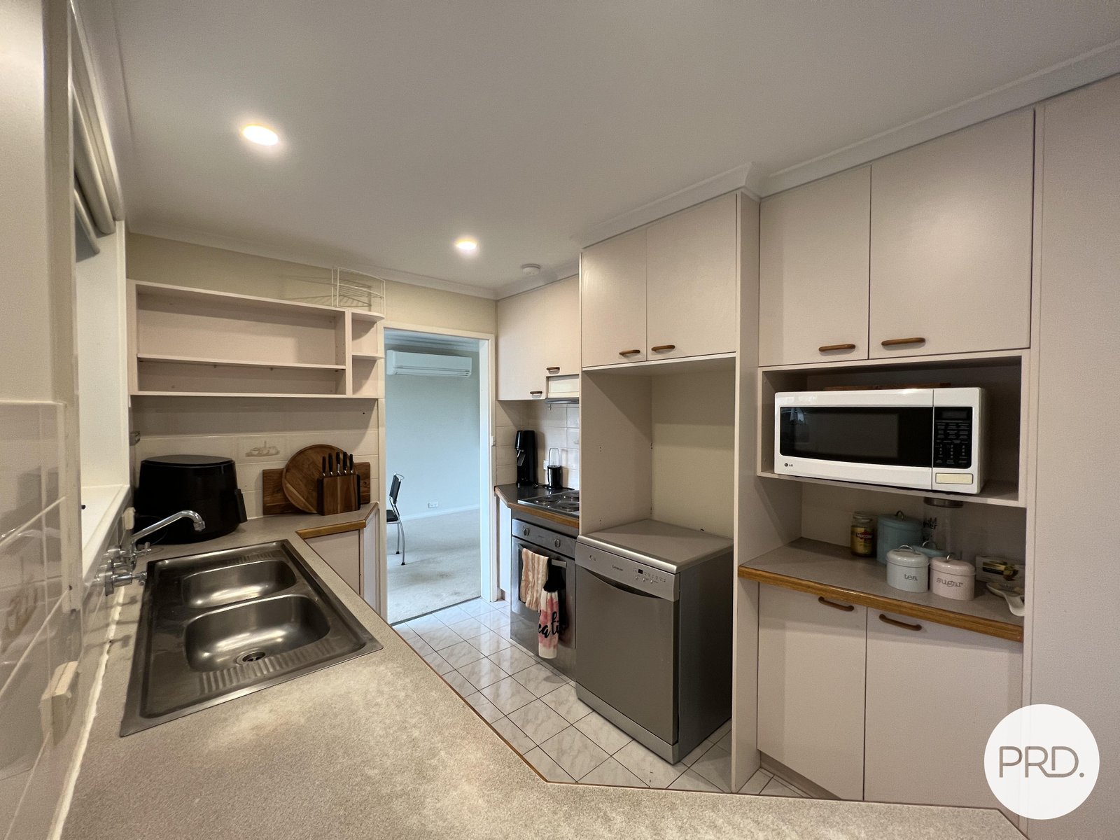 9 Hunt Place CRESTWOOD 6