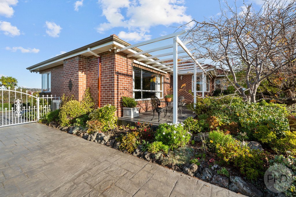 9 Huntley Street MONTROSE 5